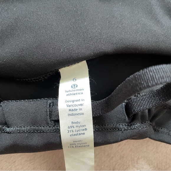 Lululemon crop leggings size 6 - Picture 5 of 10
